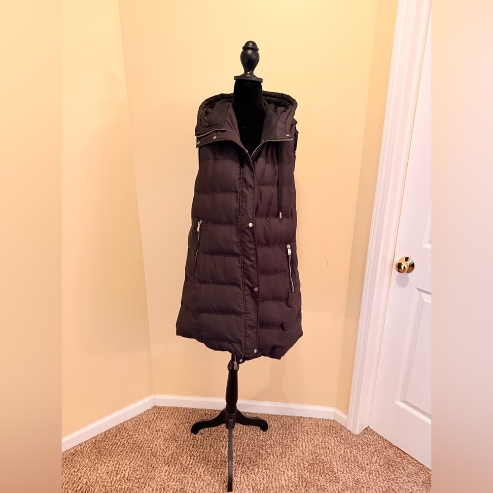 Zara Women's Black Puffer Vest